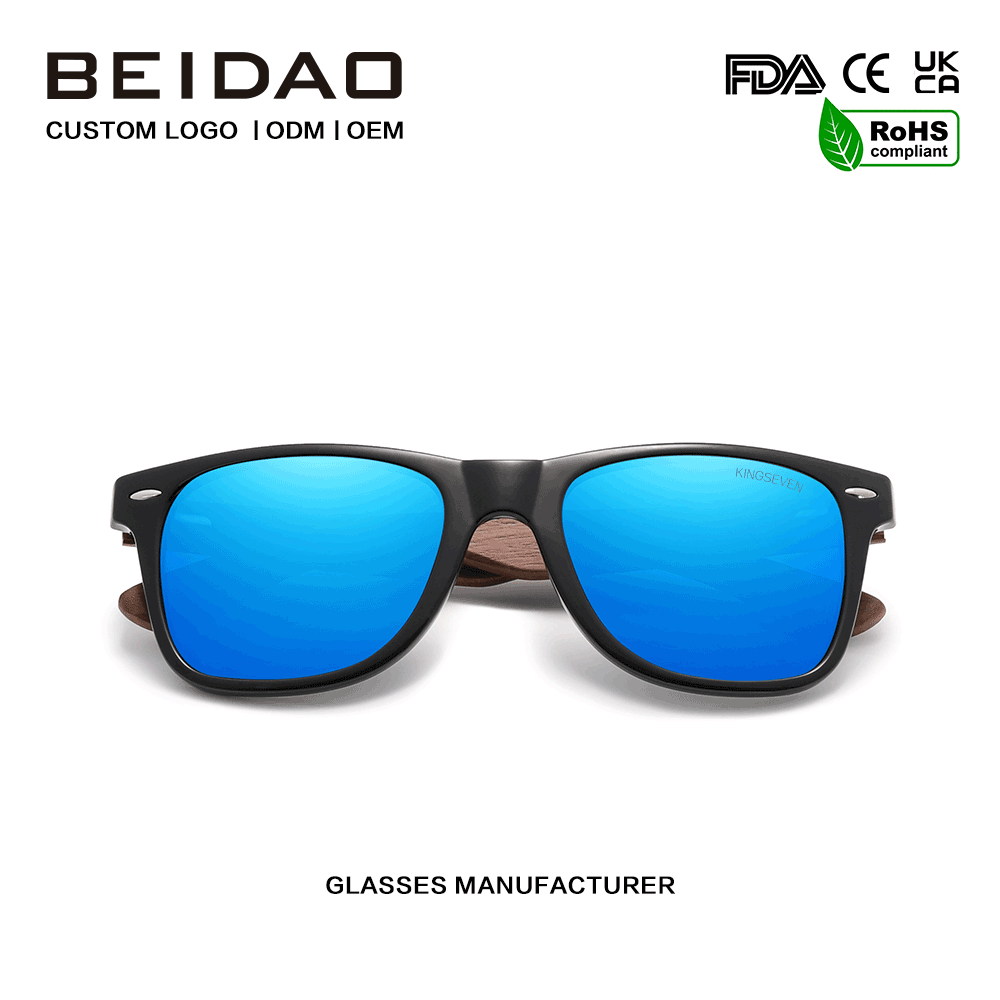 Moderne Antireflex-Retro-Sonnenbrille aus Walnussholz mit blauen Gläsern